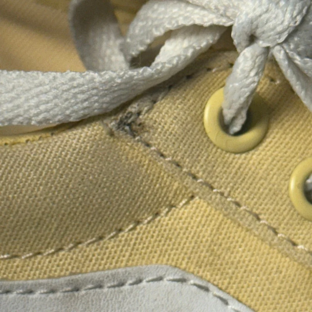 Vans Ward Low Top‎ Pale Yellow Canvas Skate Shoes Womens 7.5 500714